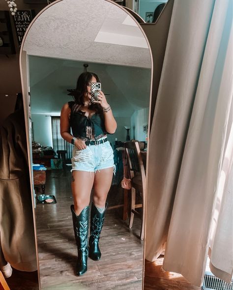 Stepped out for Riley Green last night🤠 Comment DUCKMAN below to receive a DM with the link to shop this post on my LTK ⬇ https://liketk.it/4TRCP #ltkmidsize #ltkseasonal #ltkparties #rileygreen #downstream #countrymusic #countryconcert #worstway #boots Black Rodeo Outfit, Green Cowboy Boots Outfit, Green Cowboy Boots, Black Rodeo, Riley Green, Rodeo Outfit, Cowboy Boots Outfit, Green Boots, Rodeo Outfits