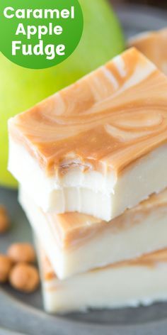 One of the best fall treats - homemade caramel apple fudge! This fudge reminds me of those green caramel apple suckers! Make easy fudge with marshmallows and white chocolate chip. Add in apple cider drink mix to get that caramel apple flavor! #fudge #caramelapplefudge #caramelapple #fudge