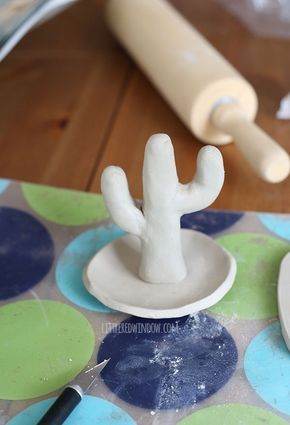 Clay Cactus Ring Holder, Ideas Arcilla, Cactus Ring Holder, Dry Clay Ideas, Air Dry Clay Ideas, Clay Cactus, Cactus Ring, Chirstmas Decor, Clay Crafts For Kids