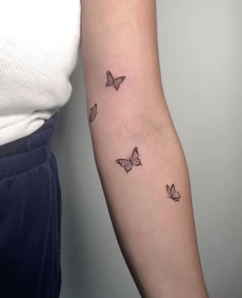 4 Butterfly Tattoo, Hand Tattoos For Girls, Stylish Tattoo, Petite Tattoos, Delicate Tattoo, Hand Tattoos For Women, Classy Tattoos, Discreet Tattoos, Dainty Tattoos