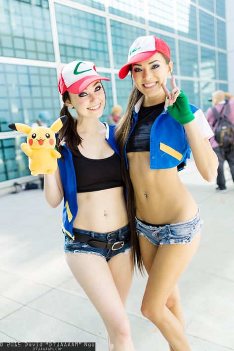 Ash Ketchums and Pikachu this is pretty cool lol Ash Ketchum Costume, Ash Ketchum Cosplay, Cosplay Pokemon, Pokemon Cosplay, Ash Ketchum, Best Cosplay, Cosplay Anime, Cosplay Costumes, Ash