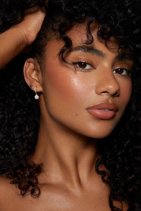 Maquillaje Glowy, Makeup Shoot, Mekap Mata, Date Night Makeup, Smink Inspiration, Brown Skin Makeup, Photoshoot Makeup, Beauty Shoot, Beauty Shots