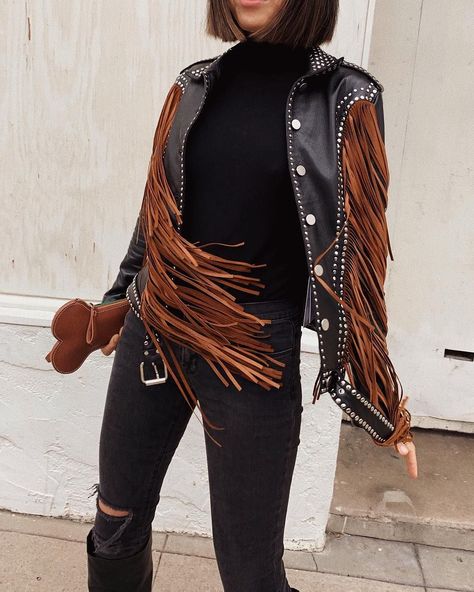 Fringe Jacket and Jeans Mode Country, Fringe Clothing, Aimee Song, Country Fashion, Fringe Jacket, Cute Jackets, Fashion Tips For Women, Fashion Line, Grunge Fashion