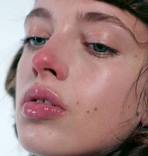 largecoin:  timblanks:  nose blush  absolutely Nose Makeup, Tumblr Hipster, Hipster Hairstyles, Red Blush, Nose Shapes, Nails Tumblr, Face Reference, Red Nose, Editorial Makeup