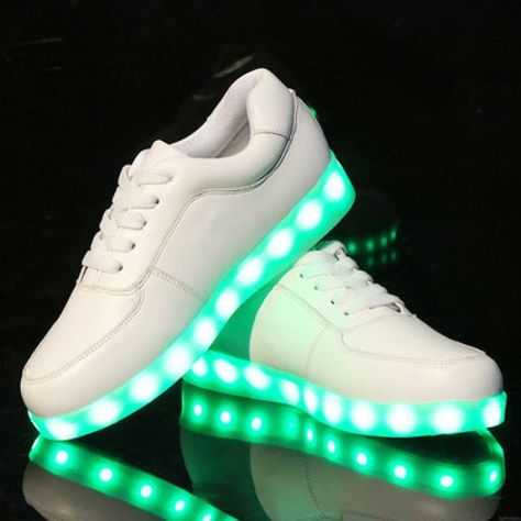 Inside Slippers, Glow Shoes, Tenis Vans, Led Shoes, Colorful Sneakers, Boys Casual Shoes, Light Up Shoes, Inside Shoes, Strappy Shoes