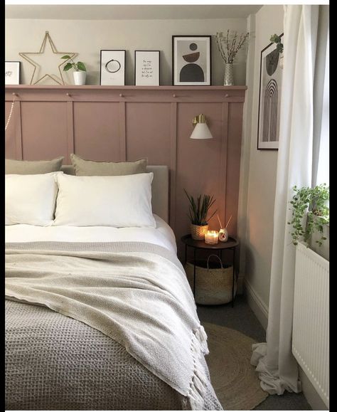 Bedroom Inspiration Cozy, Feature Wall Bedroom, Interesting Interiors, Wall Panels Bedroom, Bedroom Renovation, Bedroom Panel, Redecorate Bedroom, Productive Day, Pink Wall