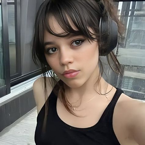 Capcut Pfp, Jen Jen, Jenna Ortega, Photo Profil, Celebrities Female, Celebrity Crush, Pretty Woman, New Hair, Hair Inspo