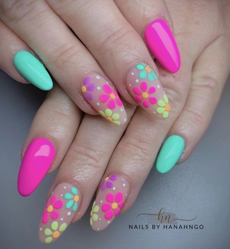 Mood Nail Polish, Nail Party, Summer Nail Art Designs, Daisy Nail Art, Bright Nail Art, Nails Flowers, Hippie Nails, Summer Nail Art, Hippie Fashion