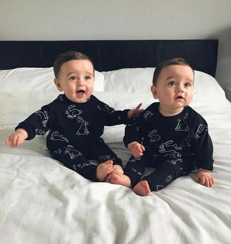 Baby Fashion Newborn, Twin Baby Boys, Chubby Babies, Baby Twins, Foto Baby, Cute Funny Babies