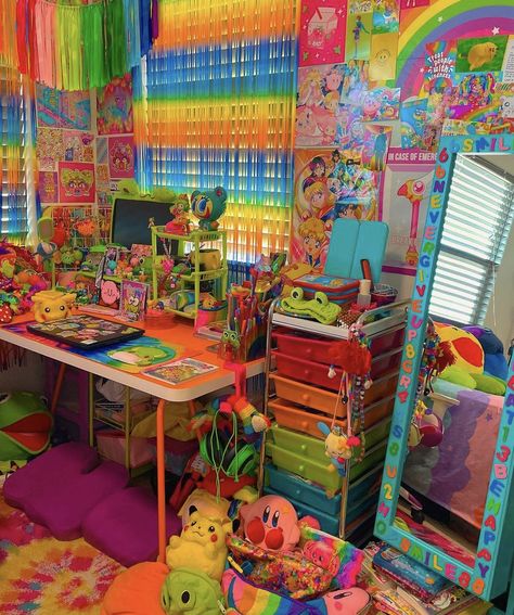 Clowncore Room Ideas, Clowncore Room Decor, Clown Room Aesthetic, Weird Core Room Ideas, Clowncore Bedroom, Weirdcore Room Ideas, Clowncore Decor, Kidcore House, Scenecore Bedroom