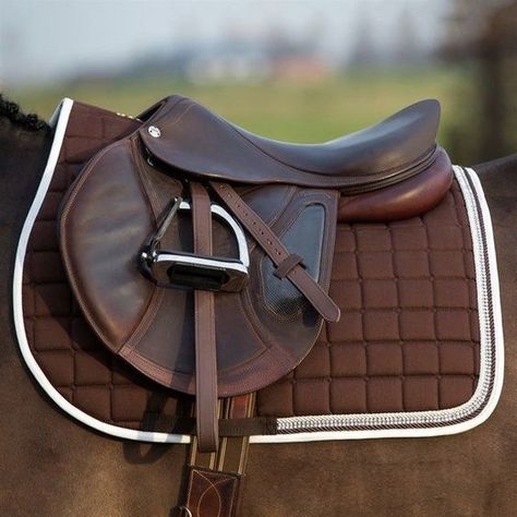 English Horse Tack, Equestrian Helmets, Equestrian Helmet, Horse Riding Clothes, Horse Fashion, Horse Equipment, English Riding, Horse Accessories, Equestrian Boots