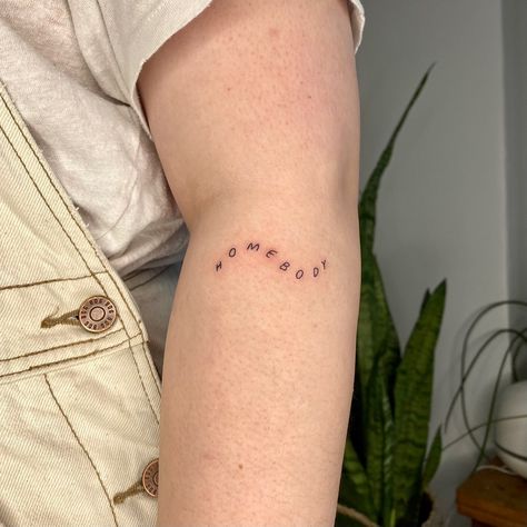 t a t t o o • Instagram Victoria Tattoo, Vancouver Tattoo, Lineart Illustration, Sweet Drawings, Stick N Poke, Stick N Poke Tattoo, Hand Poke, Stick And Poke, Free Tattoo