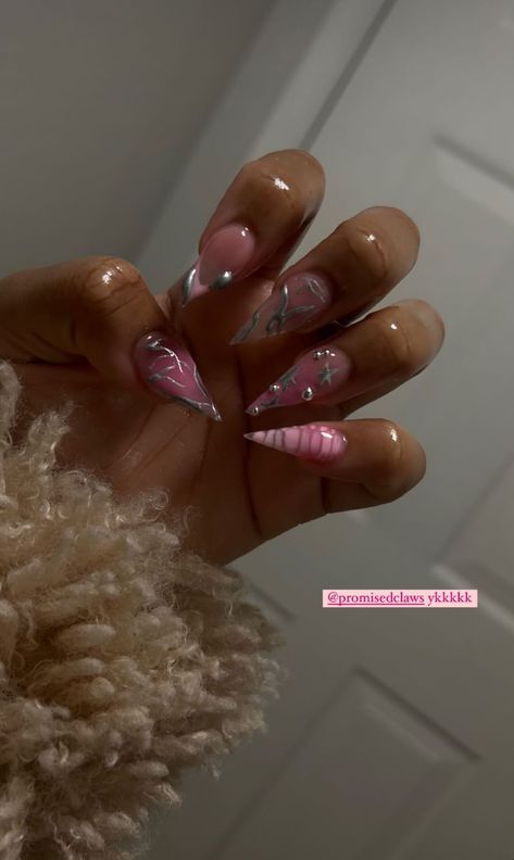 Stiletto Nails Idea, Cute Short Stilleto Nails Designs, Nail Designs Stiletto Shape, Medium Stilleto Nail Design, Stiletto Nails Designs Spring, Short Stiletto Nail Designs, Stelltos Nails Design, Short Stelltos Nails, Short Stilleto Nails 2024