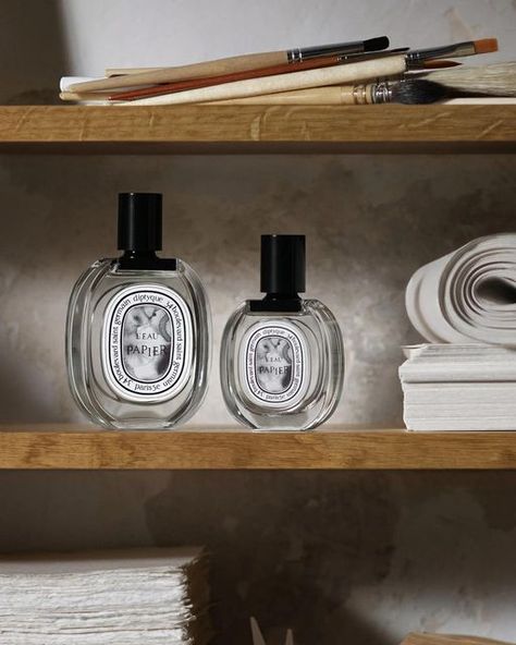 The Beauty Spotlights on Instagram: "New fragrance from #diptyque, L'Eau Papier Eau de Toilette! Fragrance Family: Woody Notes: •Top: white musks •Middle: steamed rice accord, mimosa •Base: blonde woods accord Prices: 1.7oz/$125, 3.4oz/$175 “As ink soaks into a sheet of white paper, shadows emerge. Worlds are invented. L'Eau Papier celebrates the power of the imagination – that moment, suspended in time, when ink, paper and the hand become one. This encounter translated into perfume, takes u Diptyque Perfume, Diptyque Paris, Musk Fragrance, Blonde Wood, Signature Fragrance, Woody Notes, Steamed Rice, New Fragrances, Fragrance Notes