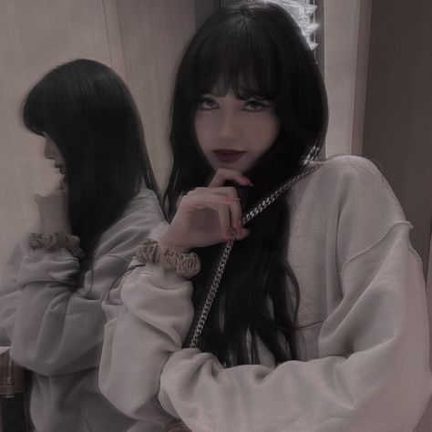 blackpink bp black pink lisa goth alt dark aesthetic pfp icon emo icons punk gg girlgroup kpop Lisa Pfp Aesthetic, Lisa Pfp, Aesthetic Blackpink, Emo Aesthetic, Hello Kitty Aesthetic, Pfp Aesthetic, Cute Emo, Lisa Bp, Lisa Blackpink Wallpaper