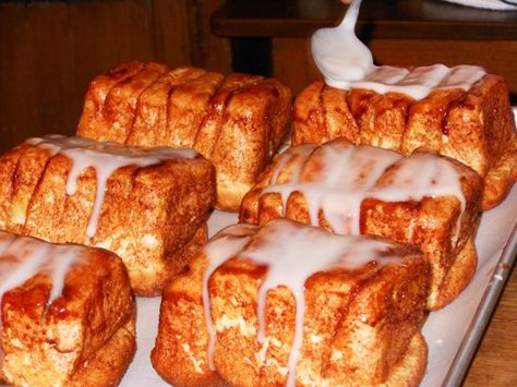 cb2 Dollywood Cinnamon Bread Recipe, Dollywood Cinnamon Bread, Homemade Cinnamon Bread, Dolly Parton Recipes, Lemon Juice Recipes, Cinnamon Bread Recipe, Silver Dollar City, Grist Mill, Cinnamon Bread