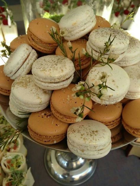 Boho Macarons, Macarons Display, Macaroons For Wedding, Macaroon Table, Macaroons Display, Wedding Macarons Display, Macaroon Display, How To Display Macarons, Macaroon Display Ideas