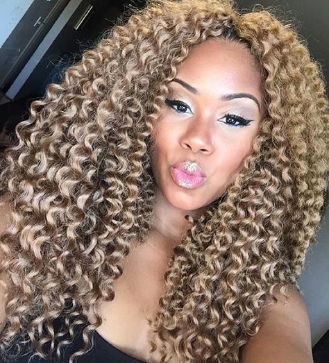 STYLIST FEATURE| Love these big #blonde #crochetbraids curls ➰ on @love_your_natural styled by #QueensStylist @iam.nubian STUNNING #VoiceOfHair Blonde Crochet Hairstyles, Blonde Crochet Hair, Blonde Crochet Braids, Crochet Braids Hairstyles Curls, Hair Styles Blonde, Twists Crochet, Havana Twists, Crochet Quotes, Curly Crochet Hair