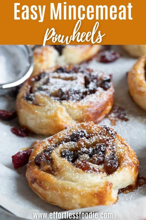 Puff Pastry Mincemeat, Savoury Pastries Recipes, Mincemeat Cookies Christmas, Mincemeat Puff Pastry Recipe, Savory Xmas Treats, Mary Berry Mincemeat Buns, Pastry Pinwheel Recipes, Mincemeat Hand Pies, Puff Pastry Mincemeat Pies