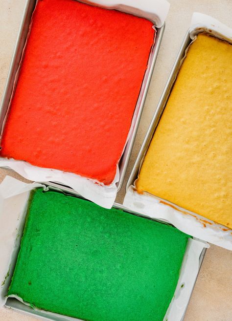 Italian Rainbow Cookies Recipe Easy, Rainbow Cookies Italian, Italian Flag Cookies, Italian Rainbow Cookies Recipe, Italian Rainbow Cake Recipe, Flag Cookies, Rainbow Cookies Recipe, Rainbow Cake Recipe, Italian Rainbow Cookies