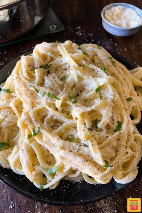 Best Alfredo Recipe, Fetuccini Alfredo, Fettuccine Alfredo Recipe, Easy Sauce Recipe, Alfredo Recipes, Alfredo Sauce Recipe Homemade, Recipe For Beginners, Fettuccine Alfredo Recipes, Recipe List