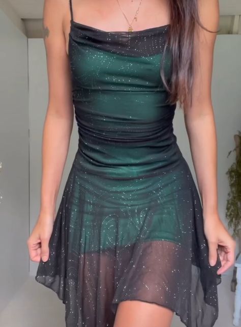 Green Homecoming Dress, Green Homecoming Dresses, Prom Dress Inspiration, Pretty Prom Dresses, Grad Dresses, Glam Dresses, Hoco Dresses, Fancy Outfits, Homecoming Dress