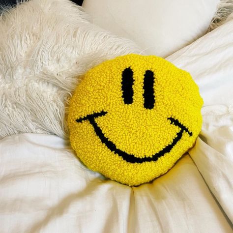 Smiley Pillow, Smiley Face Pillow, Smiley Face Pillows, Dream Christmas, College House, Aesthetic Objects, Character Fashion, Aesthetic Moodboard, My Apartment