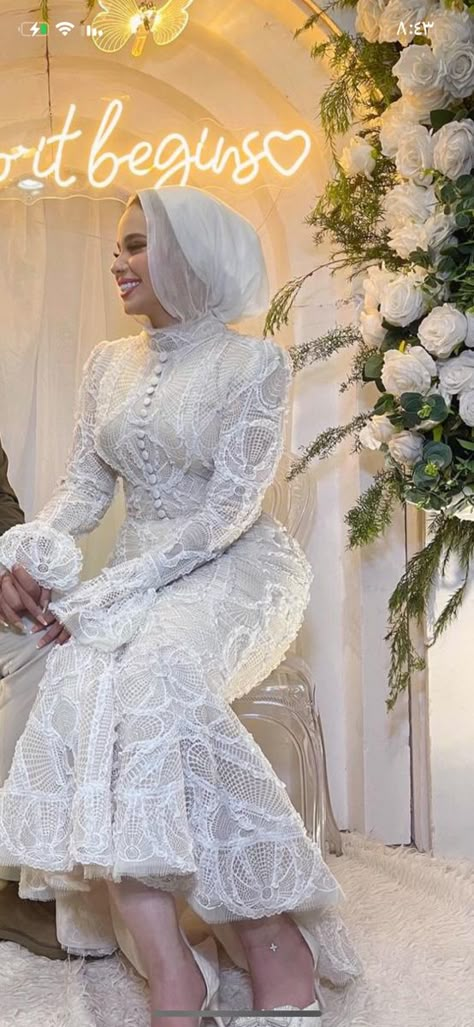 Engaged Dress Hijab, Engagement Dresses Hijab, White Dress For Hijab, Dress Engagement Hijab, Hijabi Evening Dresses, Soiree Dresses For Hijab Classy, Hijab Engagement Dress, Engagement Dress Hijab, Simple Engagement Dress