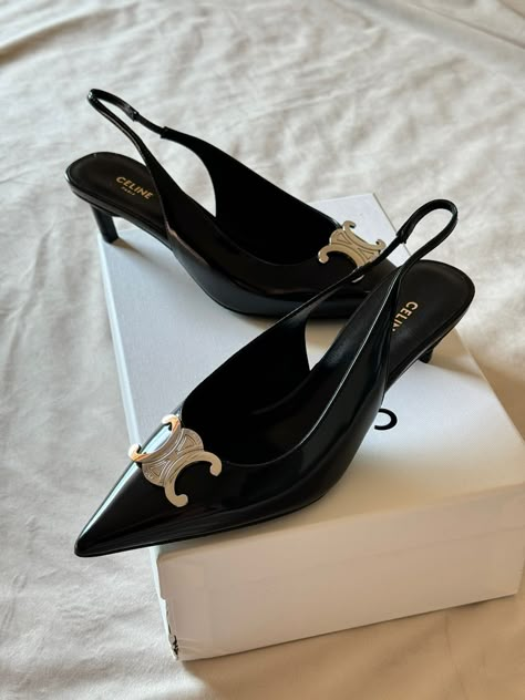 Slingback Heels Outfit, Black Slingback Heels, Celine Shoes, Shoes Heels Classy, Shoes Outfit Fashion, Shoes World, Classy Shoes, Sandals Flats, Stunning Shoes