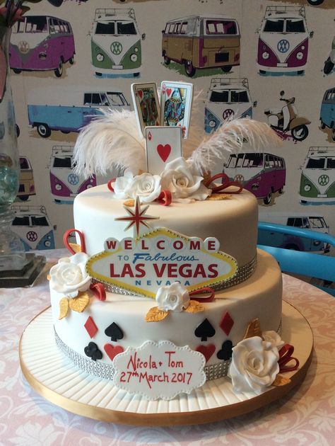 Las Vegas Wedding Theme, Vegas Birthday Ideas, Las Vegas Wedding Cake, Vegas Wedding Cake, Vegas Wedding Party, Parents Anniversary Party, Vegas Theme Wedding, Vegas Wedding Theme, Vegas Party Decorations