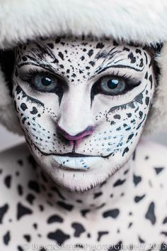 Snow Leopard-8 | Flickr - Photo Sharing! Snow Leopard Face Paint, Snow Leopard Wallpaper, Animal Face Paintings, Cute Eyeshadow Ideas, Leopard Makeup, Christmas Makeup Ideas, Animal Makeup, Extreme Makeup, Cute Eyeshadow