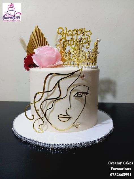 Birthday cake for a lady with a crown 👑 Cakes For Ladies Birthday For Women, Crown Cake, Crown For Women, Birthday Cakes For Women, Cakes For Women, A Lady, Woman Face, Birthday Cake, Crown