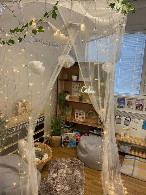 Baby Room Indoor and Outdoor Set-Up Ideas for Early Years Settings Early Years Sensory Room, Small Home Childcare Room Ideas, Cosy Corner Classroom, Early Years Baby Room Ideas, Early Years Teacher Aesthetic, Cosy Areas Early Years, Nursery Sleep Room Ideas Childcare, Baby Room Set Up Childcare, Toddler Room Childcare