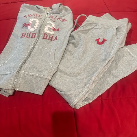 True Religion Sweatsuit Brand New Jacket Size Med Pants Size Small Really Cute Colorful Urban Fashion, Sweatpants With Words On Back, True Religion Outfits Women, Baddie Wishlist, True Religion Sweatsuit, Y2k Finds, Plt Clothing, True Religion Outfits, True Religon