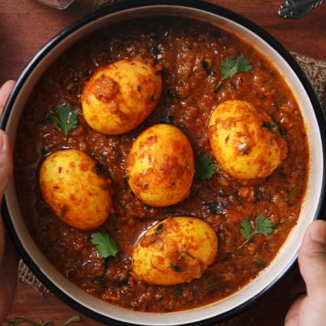 Masala Egg Curry, Masala Eggs, Egg Recipes Indian, Egg Curry Recipe, Egg Masala, Egg Curry, Curry Recipes Indian, Desi Food, Masala Recipe