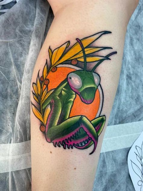 Neo traditional praying mantis with yellow moon tattoo Neo Traditional Praying Mantis, Orchid Mantis Drawing, White Praying Mantis, Praying Mantis Tattoo, Disney Characters Reimagined, Mantis Tattoo, Orchid Mantis, Tattoos Meaning, Bug Tattoo