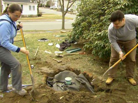 How to Install a Dry Well for a Sump Pump Sump Pump Drainage, Sump Pump Discharge, Drainage Ideas, Backyard Drainage, Water For Health, Yard Drainage, French Drain, Drainage Solutions, Pump House