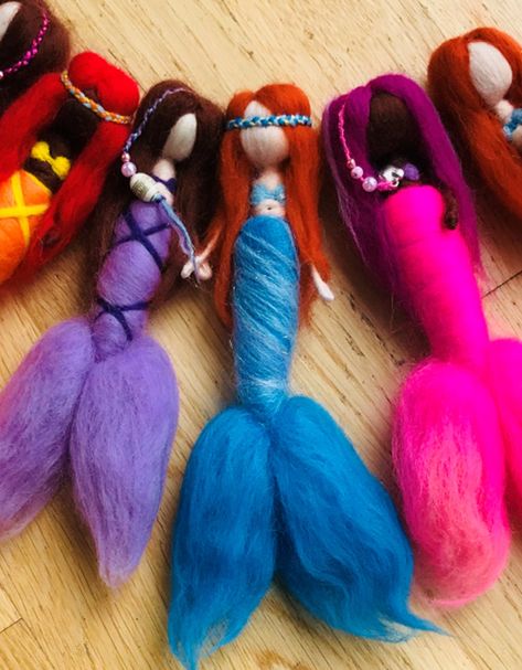 Felt People, Felting Needles, Pretty Mermaids, Handmade Mermaid, Felt Play Food, Felt Creations, Finger Protector, Mermaid Diy, Felt Quiet Books