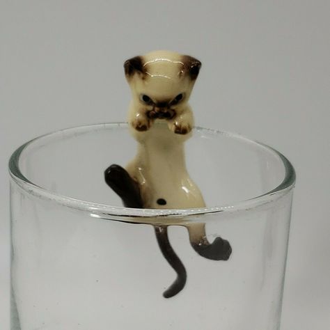 Hagen Renaker Miniatures, Siamese Kitten, Hagen Renaker, Porcelain Animal, Family Figurine, Sleeping Kitten, Miniature Figurine, Siamese Kittens, Tiny Kitten