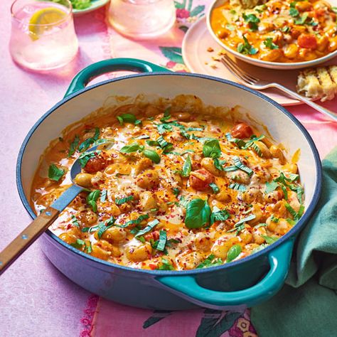 “This bean-packed recipe is a fragrant treat that needs minimal prep, leaving the hob to do the work,” says plant-based food champion Ella Mills – aka Deliciously Ella – who created this vegan Harissa Butter Bean and Basil Stew. “Creamy and comforting, it comes together easily using just one pan. The harissa adds richness and depth with a gentle kick but use less if you prefer.” Leftovers make a great filling for a jacket potato or treat as a sauce for wholewheat pasta. Harissa Bean Stew, Harissa Butter Beans Recipe, Harissa Uses, Harissa Butter Beans, Harissa Beans, Harissa Stew, Ocado Recipes, Harissa Butter, Ella Mills