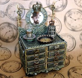 Mini Choses, August Challenge, Matchbox Crafts, Steampunk Tendencies, Steampunk Crafts, Altered Tins, Altered Art Projects, Matchbox Art, Steampunk Diy