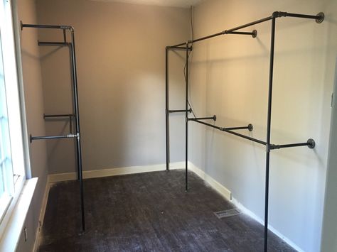 Pipe Closet Diy, Pipe Closet, Diy Walk In Closet, Closet Diy, Clothing Store Interior, Clothes Racks, Closet Remodel, Closet Room, Design Layouts