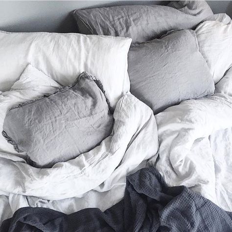 I'm completely obsessed with grey recently so @Emily Slotte feed is one of my faves… Grey Room Aesthetic, Blankets Aesthetic, Emily Slotte, Blue Blankets, Comfy Bedding, Fluffy Bed, Messy Bed, Blue Bedroom Decor, Natural Bedding