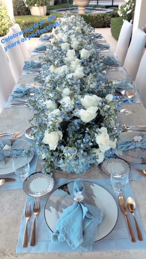 MJ party Kardashian Parties, Blue Dinner Party, Indian Wedding Decor Ideas, 21st Birthday Pictures, Decoration Ideas Wedding, Dinner Party Table Settings, Indian Wedding Decor, Wedding Stage Decor, Wedding Decoration Ideas