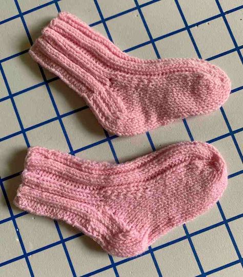 Knit Baby Socks Free Pattern, Baby Socks Free Knitting Pattern, Socks Free Knitting Pattern, Knitting For Baby, Baby Socks Knitting Pattern, Baby Socks Pattern, Baby Bonnet Pattern, Baby Socks Knit, Narrow Road