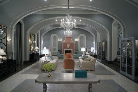 Kappa Kappa Tau House, Scream Queens House, Kappa Kappa Tau, Scream Queens Fashion, Chanel Oberlin, Sorority House, Neoclassical Architecture, Queen Room, Glam Room