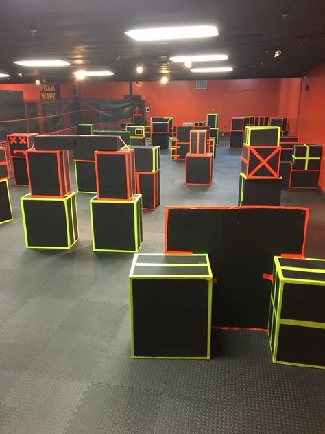 Nerf Obstacle Course, Laser Tag Obstacles Diy, Backyard Nerf Battlefield, Diy Laser Tag Course, Glow In The Dark Nerf Party, Lazer Tag Party Ideas, Nerf Wars Battlefield, Nerf Wars Battlefield Diy, Nerf Battlefield Diy