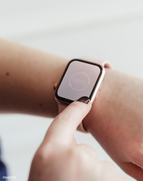 Woman looking at the time on her digital smartwatch mockup | premium image by rawpixel.com / McKinsey #picture #photography #inspiration #photo #art #mockup Smart Watch Photography, Mockup Ideas, Smart Watch Iphone, Watch Photography, Samsung Smart Watch, Smart Watch Android, Digital Tablet, Smartwatch Women, Woman Looking