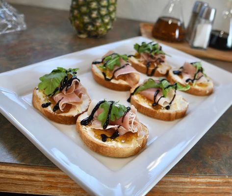 Crostini With Fig Jam, Goat Cheese Prosciutto Appetizer, Fig Jam Recipes Appetizers, Fig Prosciutto Appetizers, Fig Jam Crostini, Prosciutto Bruschetta, Goat Cheese And Prosciutto, Prosciutto And Goat Cheese, Baguette Appetizer