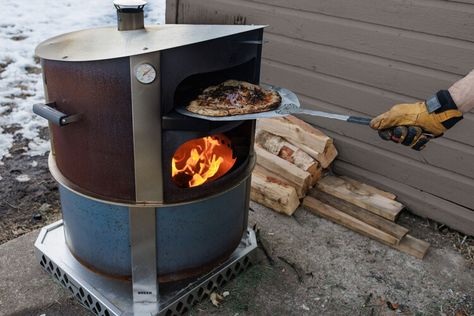 Big, Beautiful, Backyard Beast: Breeo ‘Live Fire’ Pizza Oven Review — GearJunkie Breeo Fire Pit, Backyard Pizza Oven, Fire Oven, Fire Pit Pizza, Diy Wood Stove, Solo Stove, Fire Pizza, Oven Canning, Steel Drum